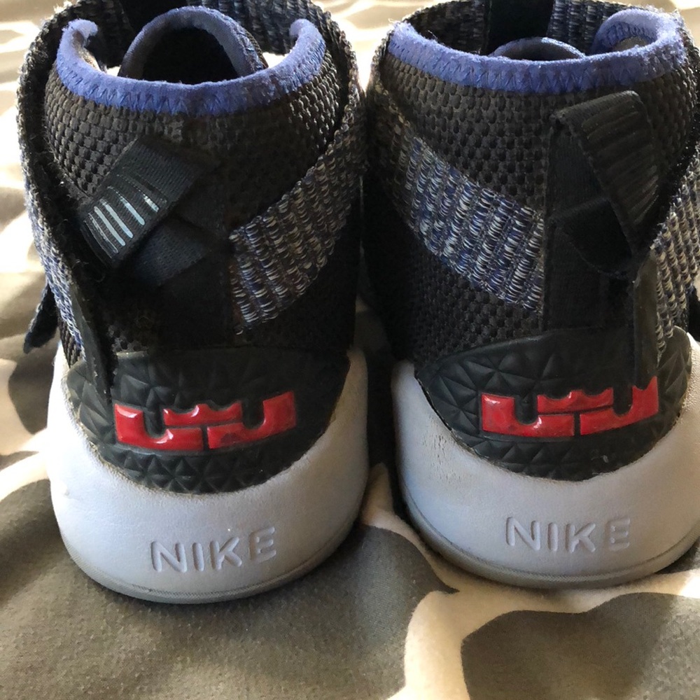 Youth LaBron Tennis Shoes